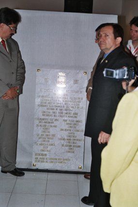 Develaci&oacute;n de la placa conmemorativa