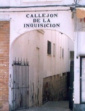 Entrada al antiguo Castillo de San Jorge (Triana), sede de la Inquisici&oacute;n en la actual Castilla