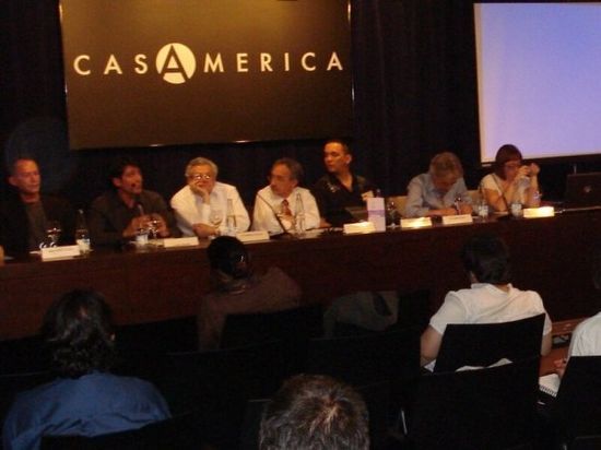 De izquierda a derecha, Jaime de la Gracia, director de Caf&eacute; Berl&iacute;n (Colombia); Carlos Morales, director de Culturart (Chile); Federico &Aacute;lvarez, director de Literatura Mexicana; H&eacute;ctor Perea, coordinador del Centro de Estudios Literarios de la Unam (M&eacute;xico); Jorge G&oacute;mez Jim&eacute;nez, editor de Letralia.com; Adolfo Pardo, director de Cr&iacute;tica.cl (Chile), y Elena Medel, escritora y columnista de Los Noveles (Per&uacute;)
