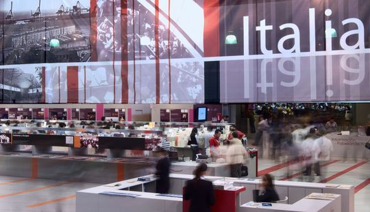 Pabell&oacute;n de Italia en la 22&ordf; Feria Internacional del Libro de Guadalajara