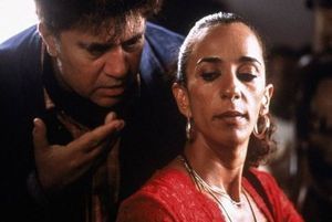 Pedro Almod&oacute;var y Rosario Flores
