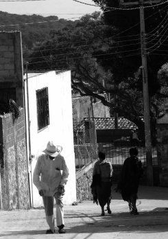 Viejo y rebozo