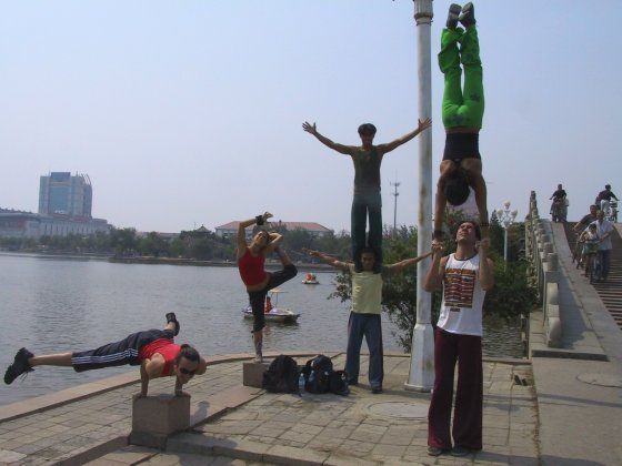 Acróbatas nuestros en Dezhou