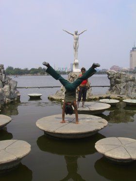 Acróbatas nuestros en Dezhou