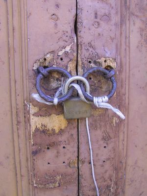 Sobre una puerta