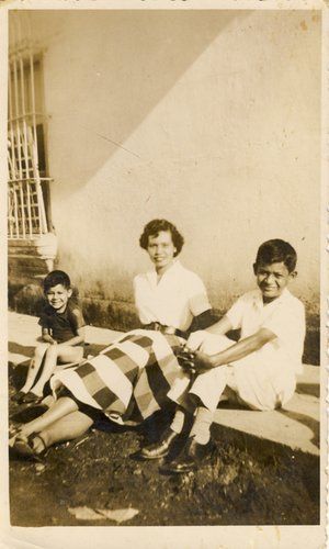 En aquella acera, la infancia...