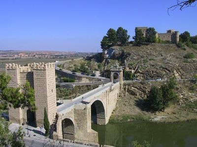 Calles, puentes y demás discursos de la memoria