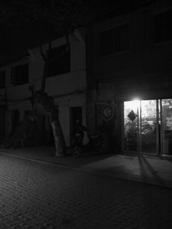 Noct&iacute;vago y de cacer&iacute;a