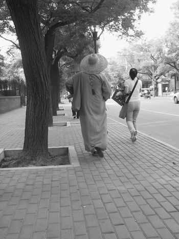 Ya-ya en un cruce de calles