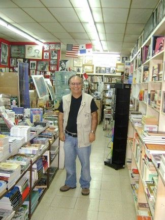 Rolando Gabrielli en la Librer&iacute;a Argosy