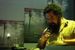 El venezolano Wilfredo Carrizales ley� sus poemas en Chengdu