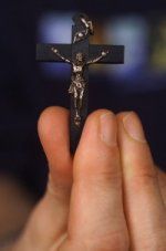 Crucifijo. Fotograf�a: Philippe Lissac y Pascal Deloche