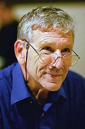 Amos Oz