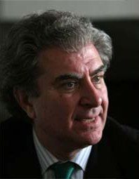 C&eacute;sar Antonio Molina