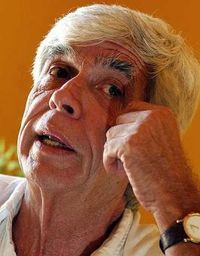 Humberto Sol&aacute;s
