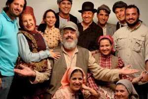 Elenco de &ldquo;El violinista sobre el tejado&rdquo;