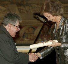 Jos� Emilio Pacheco y la reina Sof�a de Espa�a