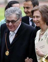 Jos� Emilio Pacheco y la reina Sof�a de Espa�a
