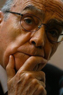Jos&eacute; Saramago. Fotograf&iacute;a: Roberto Escobar (2005)