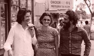 Dar&iacute;o Lancini con su esposa, Antonieta Madrid, y Miguel Szinetar, en Sabana Grande, Caracas