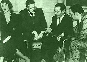 Federico Garc&iacute;a Lorca y Pablo Neruda (derecha) en octubre de 1933