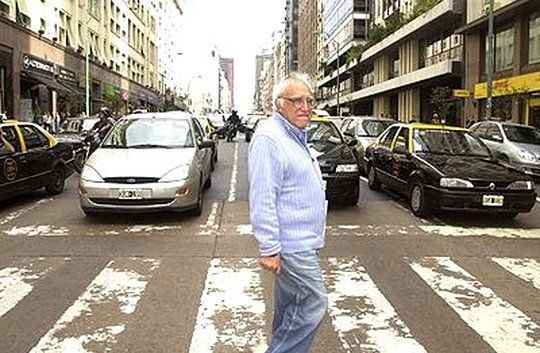 Carlos Monsiv&aacute;is