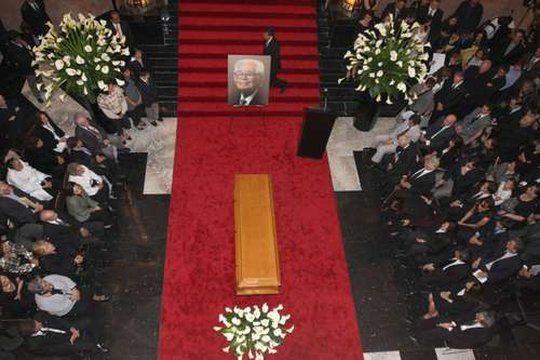 Homenaje a Al&iacute; Chumacero en el Palacio de Bellas Artes