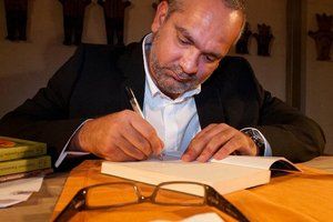 Gustavo Faver&oacute;n