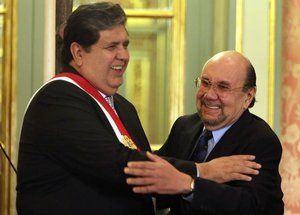 Alan Garc&iacute;a y Juan Ossio Acu&ntilde;a