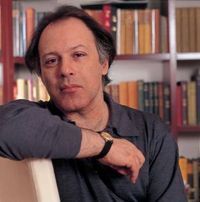 Javier Mar&iacute;as