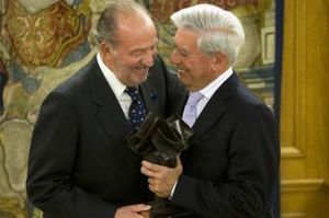 Juan Carlos de Espa&ntilde;a y Mario Vargas Llosa