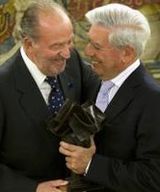 El rey Juan Carlos de Espa�a y Mario Vargas Llosa
