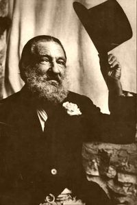 Armando Rever&oacute;n