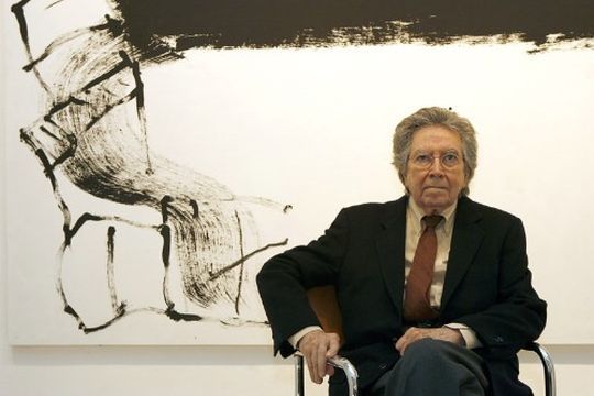 Antoni T&agrave;pies