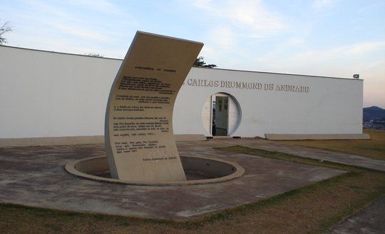 Memorial en honor a Carlos Drummond de Andrade
